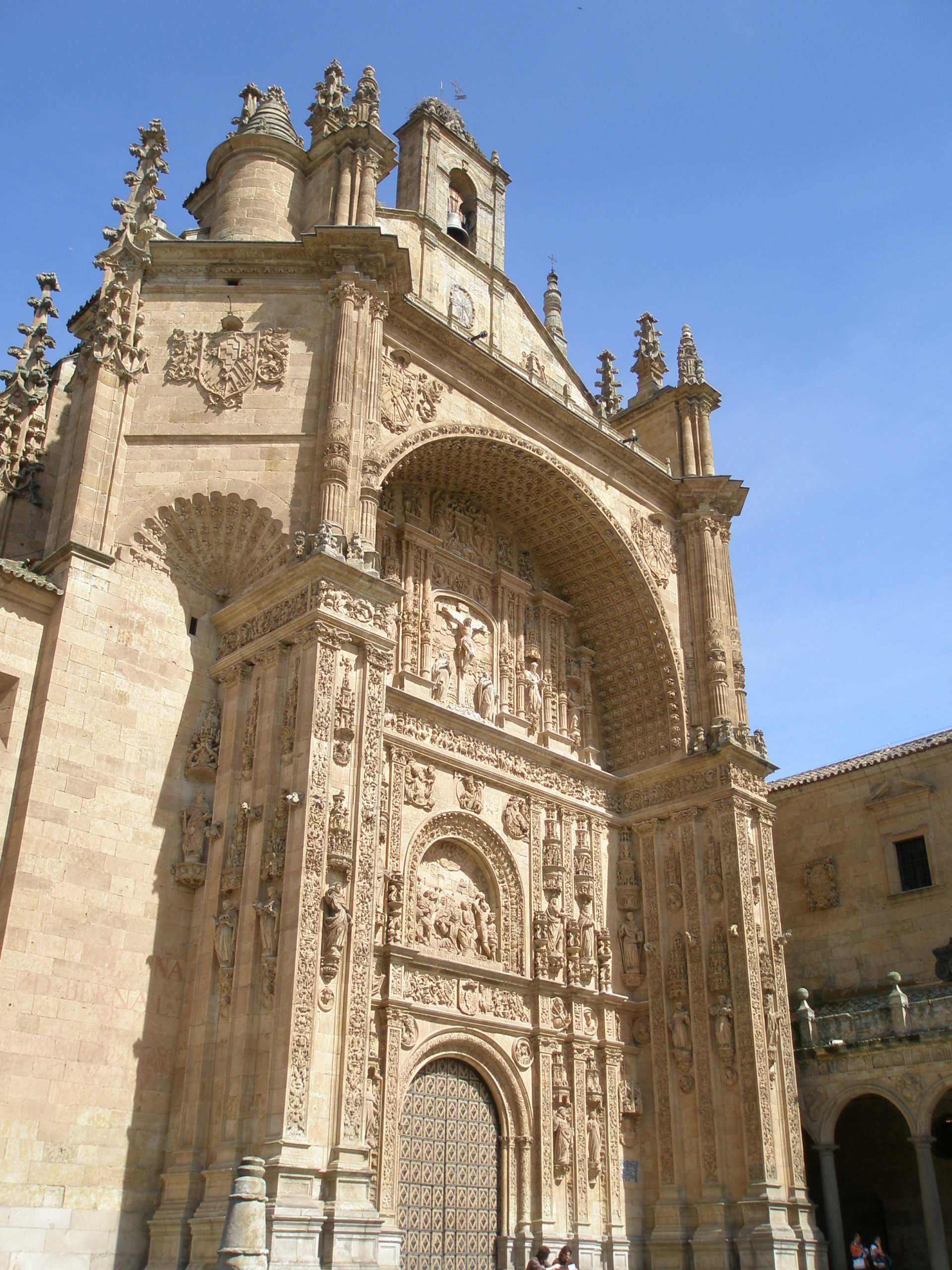 La Fachada del Convento de San Esteban – Hotel Helmántico